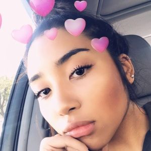 Meet your Posher, Jasmine